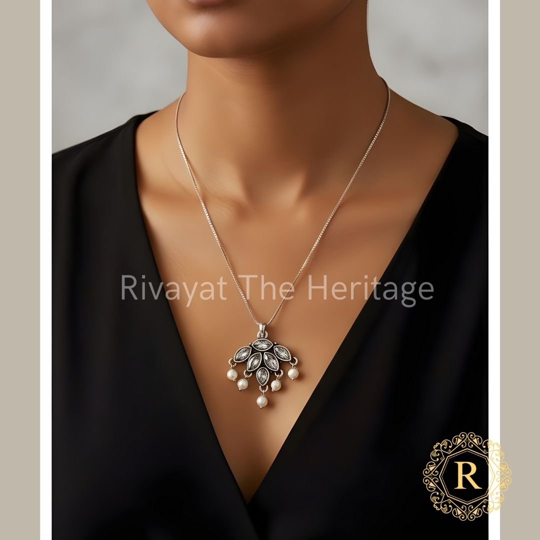 Handcrafted Oxidized Pendant with Chain – Crystal Monalisa Stones