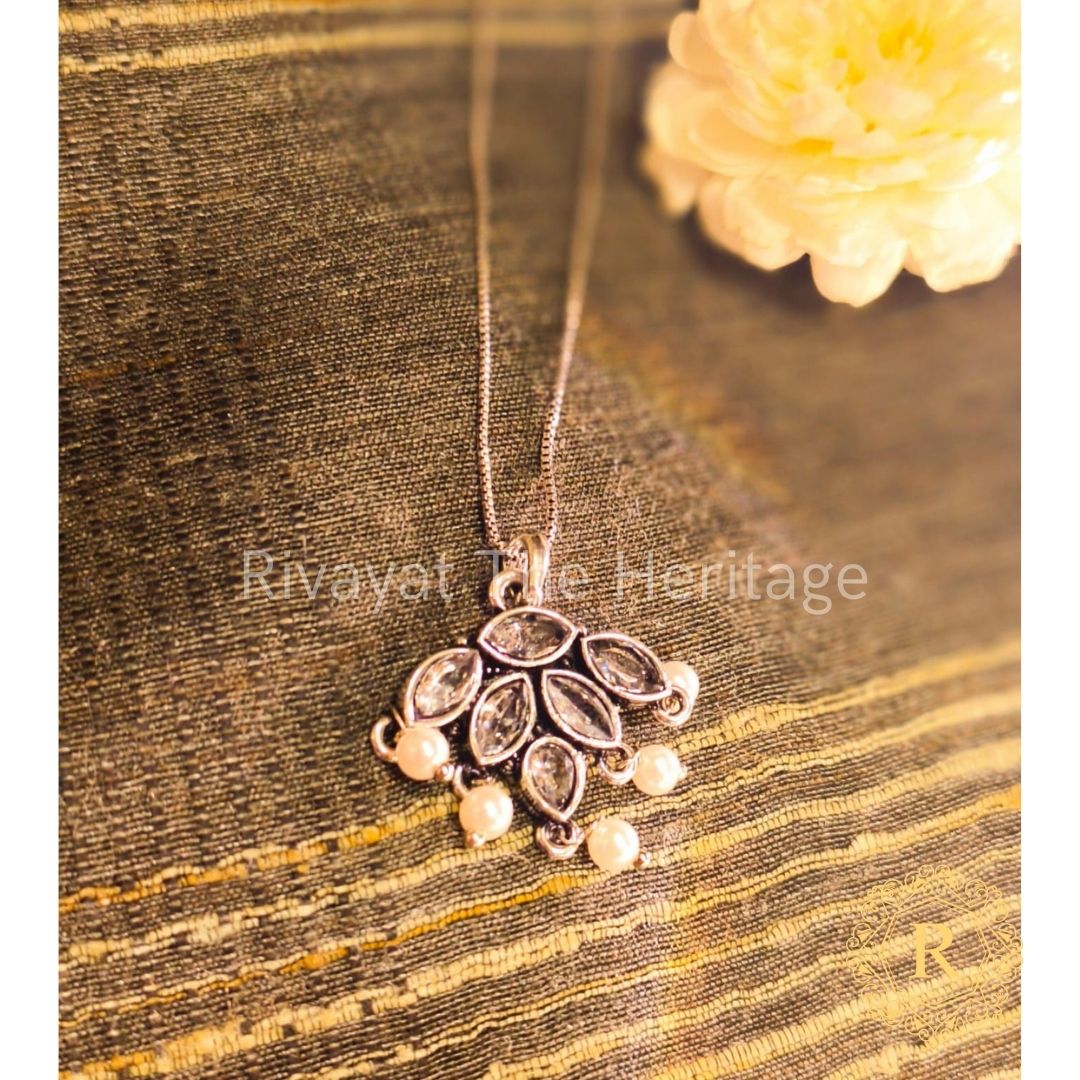 Handcrafted Oxidized Pendant with Chain – Crystal Monalisa Stones